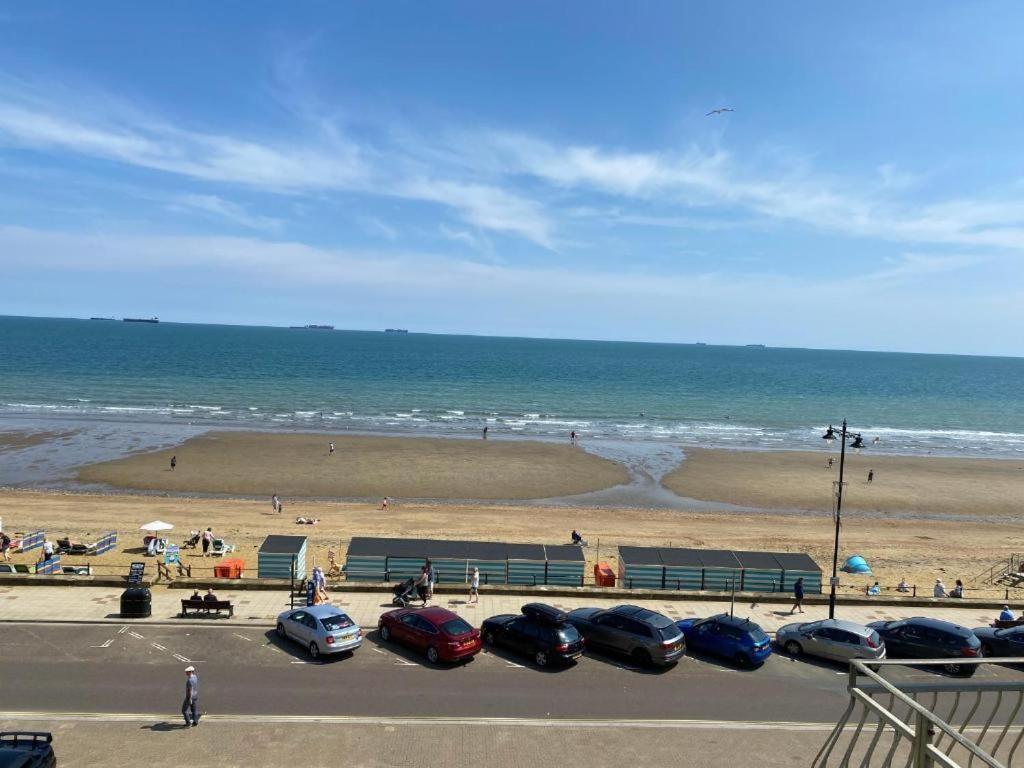 Bay View - Seafront, Sandown - Free Car Ferry For Bookings Of 3 Or More Nights, Subject To Availability Eksteriør bilde