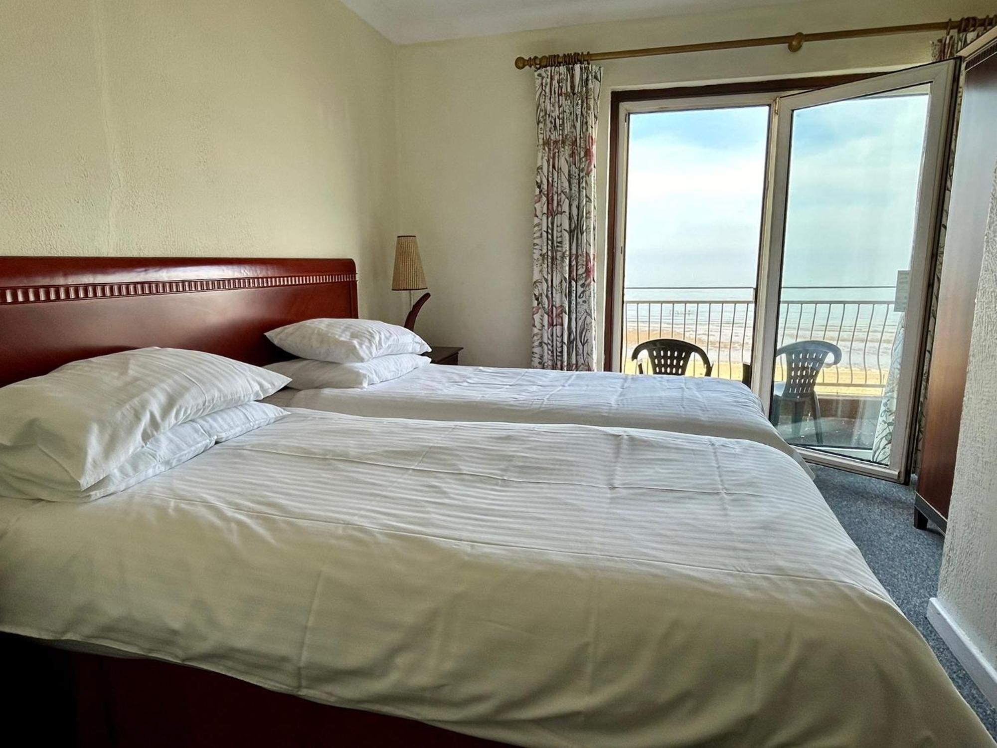 Bay View - Seafront, Sandown - Free Car Ferry For Bookings Of 3 Or More Nights, Subject To Availability Eksteriør bilde